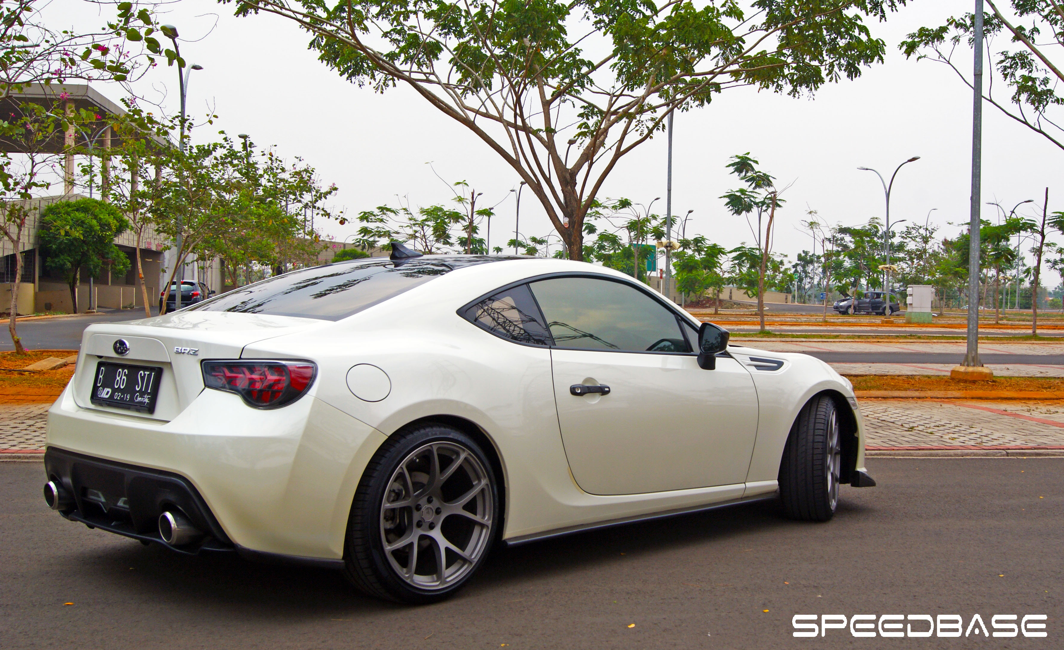 Victors 2014 Subaru BRZ The Beauty White MOVED TO